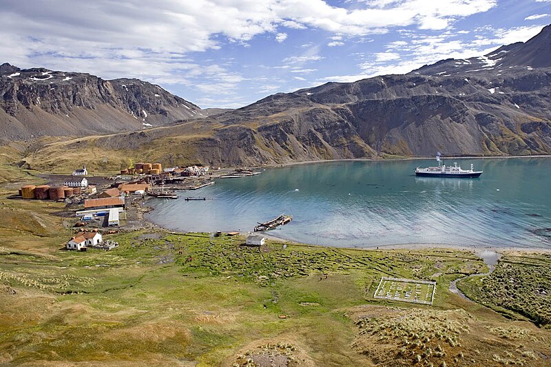 File:Grytviken Harbour, Island of South Georgia, United Kingdom.jpg