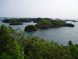 Ilan sa mga pulo sa Hundred Islands National Park