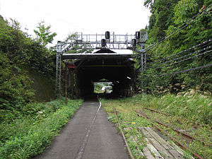 JR ItayaStation Entrance 20120929.jpg