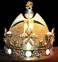 تيجان ملكية فاخرة رجالي 200px-King_of_Finland's_crown2