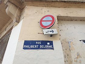 Voir la plaque.