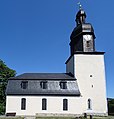 Kirche mit Ausstattung, Friedhof, Kriegerdenkmal und Einfriedung