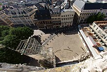 Photo : vue plongeante sur la place de la Cathédrale.