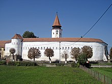Biserica fortificată din Prejmer Macheta ansamblului fortificaţiei şi a bisericii Planul bisericii și a fortificației