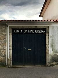 Portão de entrada para quinta