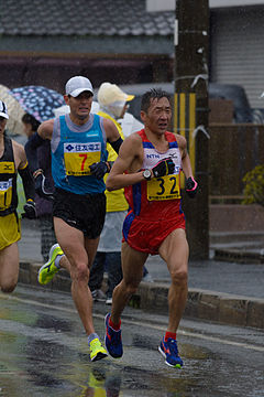Ser-Od Bat-Ochir and Daniele Meucci at the 2015 Lake Biwa Marathon.jpg