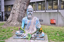 Valluvar (Statue at SOAS, University of London). ilnnttnnn tiruvlllluvr.JPG