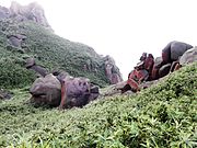 茂名電白鵝凰嶂越野穿越-奇岩