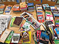 Gerard van de Bruinhorst, staflid van het ASC, kocht boeken in Somaliland aan voor de bibliotheek, 2019 (zie zijn foto's hier onder).