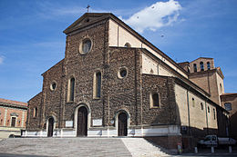 Cattedrale di San Pietro Apostolo.jpg