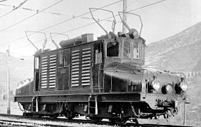 Locomotive E1 du chemin de fer de la Mure, 1903, alimentée par double ligne de contact + & -1 200 V.