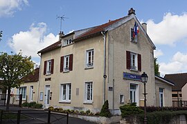The town hall in Fontenay-le-Vicomte