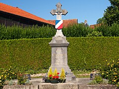 Monument aux morts pour la patrie.