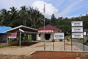 Kantor pembakal (kepala desa) Bulayak