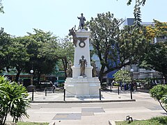 Naga Plaza Rizal monument