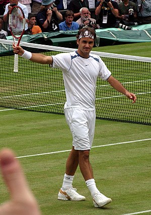 Roger Federer beating Lleyton Hewitt 6-3 6-4 7...