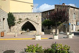 Saint-Geniès-de-Fontedit fontaine1. 
 JPG