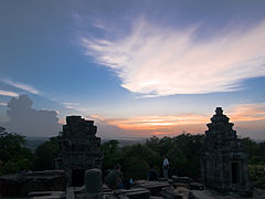 Sonnenuntergang vom Phnom Bakeng mit Blick auf den West Mebon See