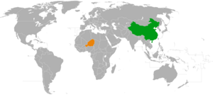 Mapa indicando localização da China e do Níger.