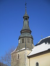 La tour et le clocher de l'église.