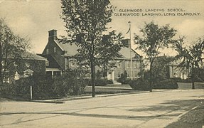 Glenwood Landing School in 1942