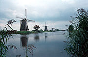 Windmühlen in Kinderdijk (Niederlande) zum Pumpen von Wasser