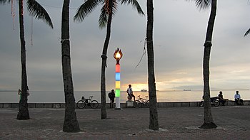 Manila_Bay,_Baywalk,_Philippines