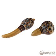 Instrumento musical: Maracas de calabaza de Lagenaria siceraria. (Puede haberlas de calabaza de Crescentia cujete o menos preferida calabaza de Crescentia alata[144]​).