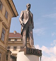 Masarykův pomník před Matyášovou bránou na Hradčanech v Praze