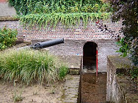 Entrée de la casemate le long de l'ancien cours de la Lys.