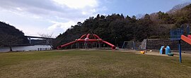 森と湖畔の公園