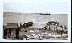 Trabajos en el muelle del pueblo