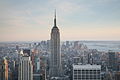 L'Empire State Building, construit en 1929-1931 : 443,2 mètres et 102 étages.