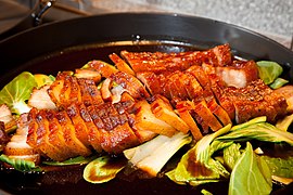 Ohyang-jangyuk (kukus irisan daging babi lima rempah-rempah)