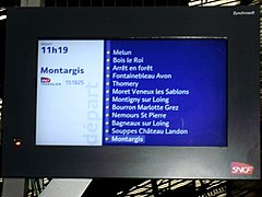 Écran de desserte du train 151825 du 23 décembre 2012 à 11:19 au départ de Paris-Gare-de-Lyon mentionnant l'arrêt en forêt.