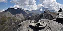 Vue depuis le sommet du pic Caramentran dans le Queyras (altitude 3050 m)