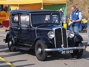 Renault MONA-QUATRE YN1, зарегистрированный в Нидерландах DE-32-02