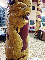 Tượng rồng leo trong chùa Giác Lâm