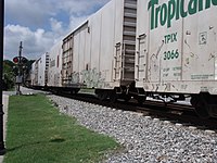 米国ジュース・トレイン（英語版）。トロピカーナ社のオレンジジュースを輸送