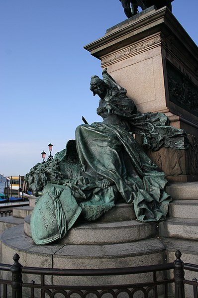 File:Venezia - Ettore Ferrari (1848-1929), Monumento a Vittorio Emanuele II (1887) - Foto Giovanni Dall'Orto, 12-Aug-2007 - 27.jpg