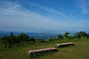 水野林道登山口から上越市内を眺める