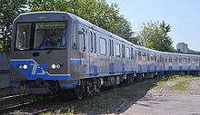 Ein Zug der Baureihe 81-760/761 Oka