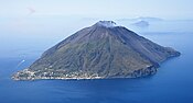 Enys gwrys gans loskvenydh, Stromboli yn Itali