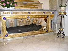 Catholic shrine: glass coffin of Saint Catherine Laboure Bac.Catherine.Cercueil.jpg