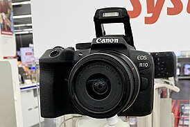 Canon EOS R10 с объективом RF-S 18-45mm F4.5-6.3 IS STM