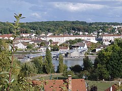 Esclusa nel ríu en Champagne-sur-Seine