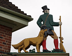 Huntsman and Dog on the Green Man pub - Bloye - facing right