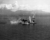 24 ottobre 1944: la nave da battaglia giapponese Musashi sotto il fuoco degli aerei statunitensi della Task Force 38.