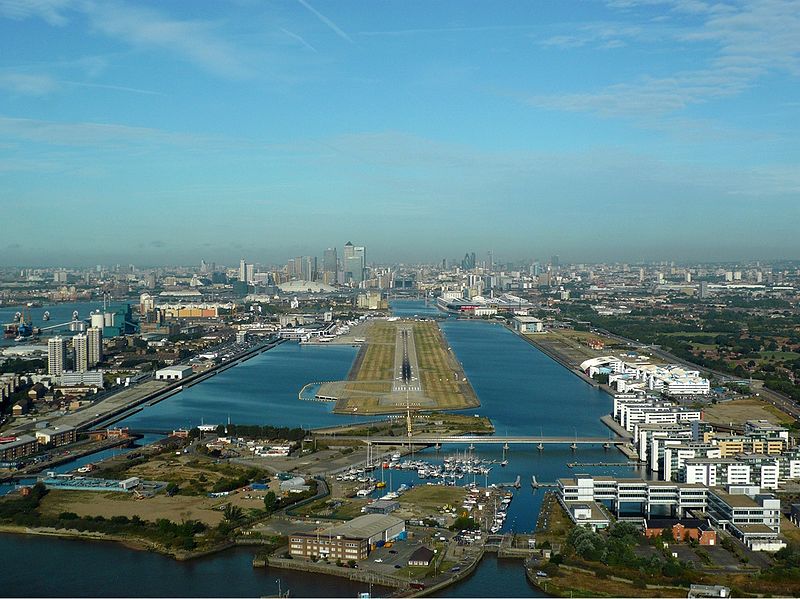 File:London City Airport Zwart.jpg