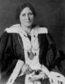 Mary Barbour c.1924 yng ngwisg Baillie